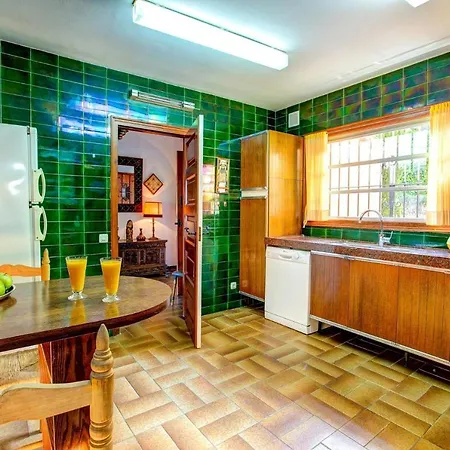 Sleeps 12 Pool Wifi *