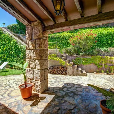 Sleeps 12 Pool Wifi Villa