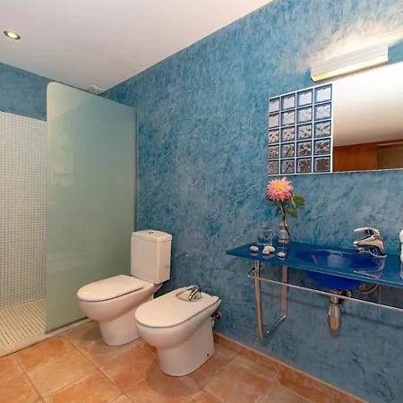 Sleeps 12 Pool Wifi Villa